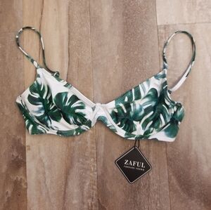 Zaful Banana Leaf Bikini Top size 6 NWT